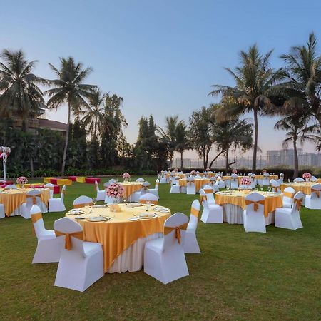 สุรัต แมริออท โฮเต็ล Hotel ภายนอก รูปภาพ