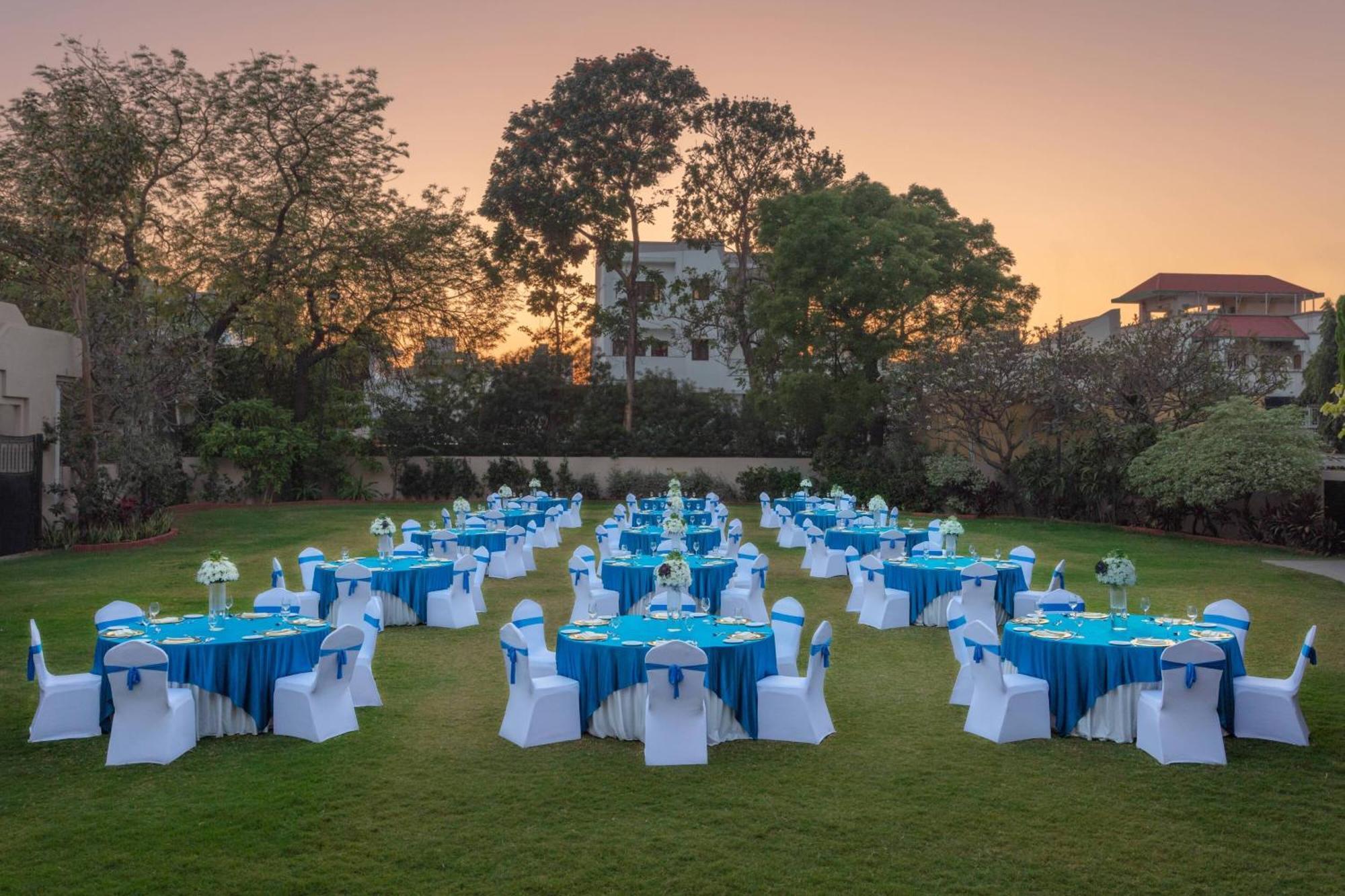 สุรัต แมริออท โฮเต็ล Hotel ภายนอก รูปภาพ