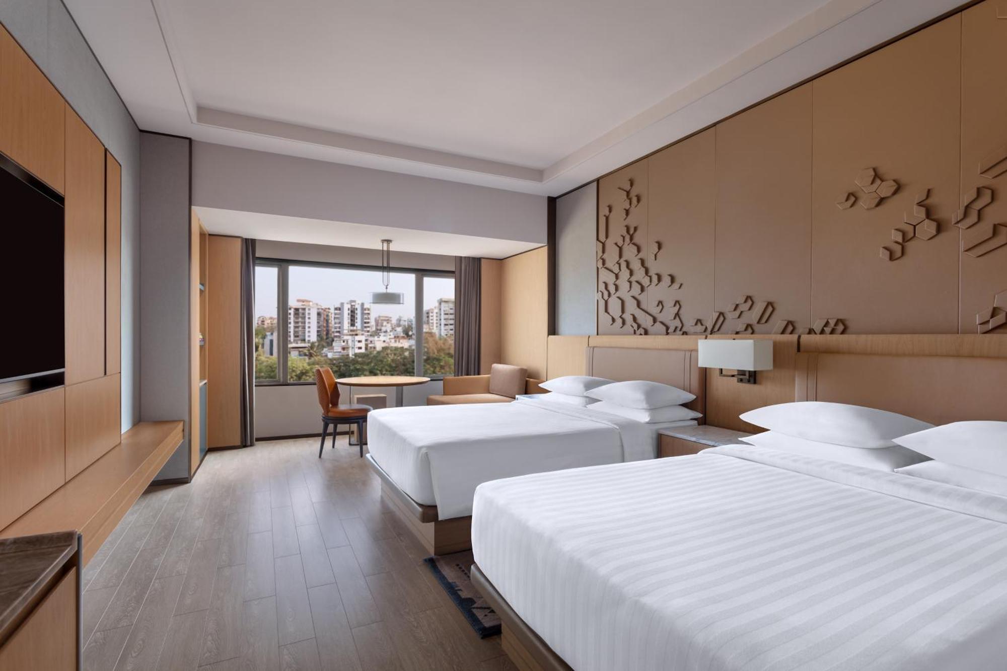 สุรัต แมริออท โฮเต็ล Hotel ภายนอก รูปภาพ