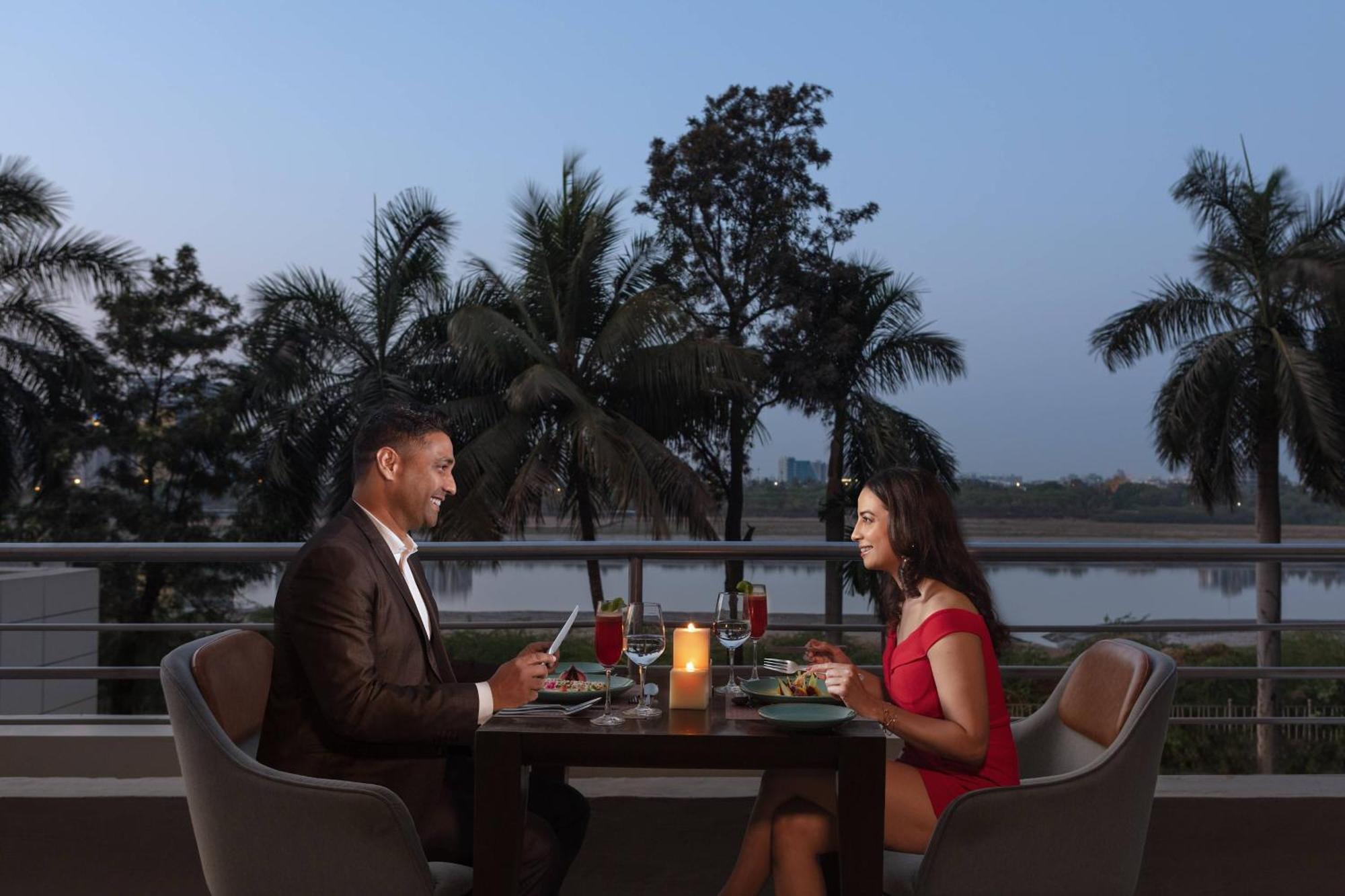 สุรัต แมริออท โฮเต็ล Hotel ภายนอก รูปภาพ
