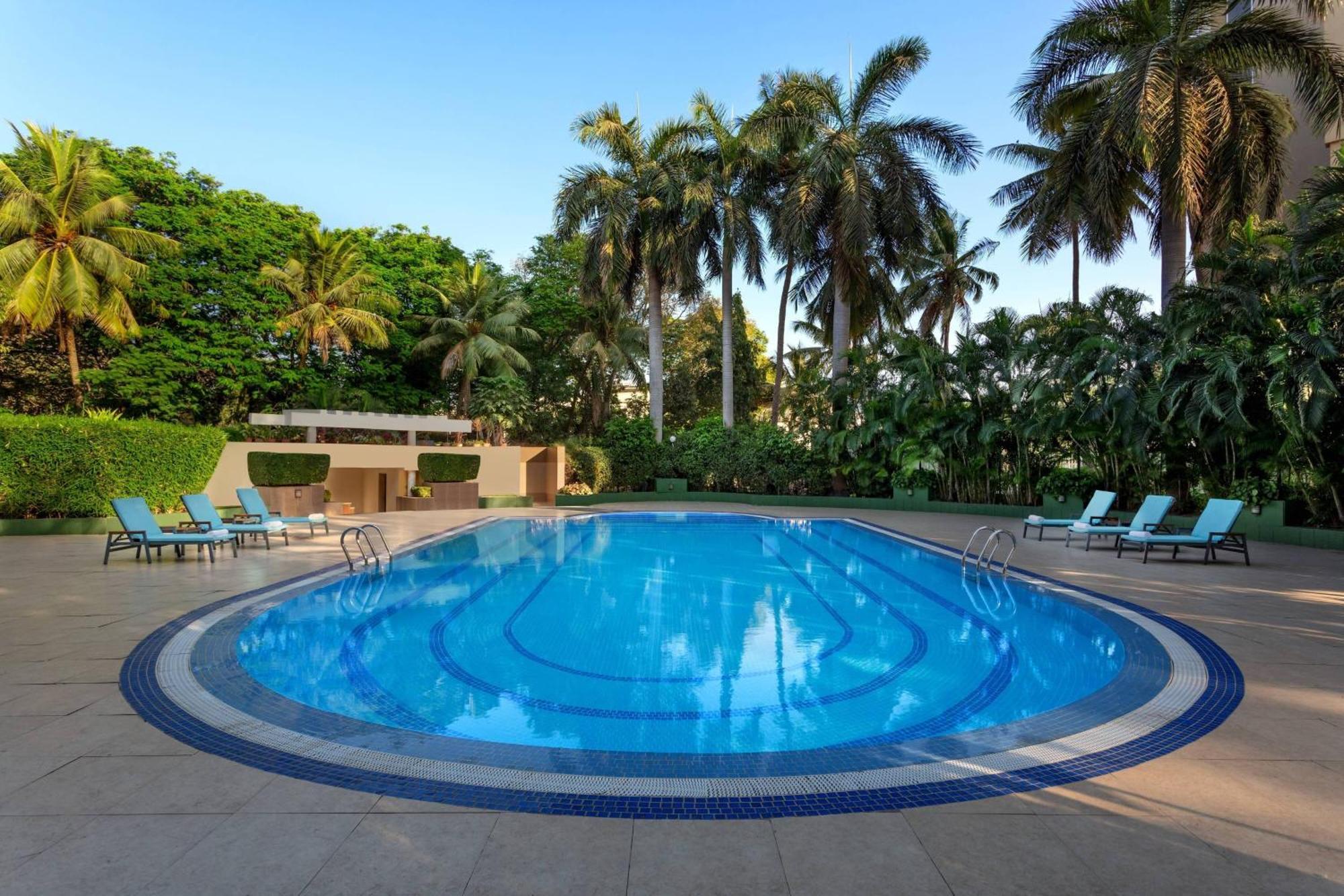 สุรัต แมริออท โฮเต็ล Hotel ภายนอก รูปภาพ