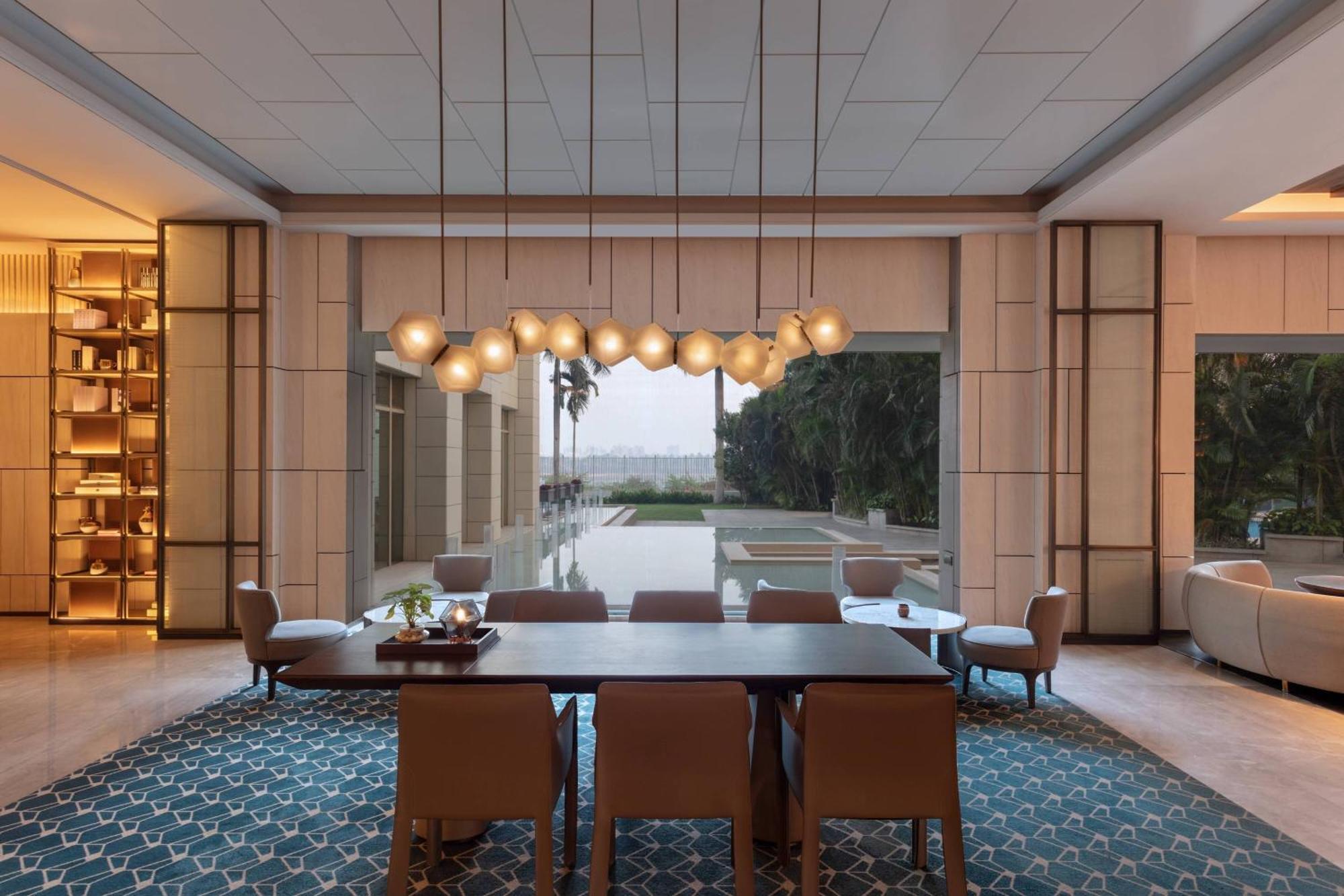 สุรัต แมริออท โฮเต็ล Hotel ภายนอก รูปภาพ