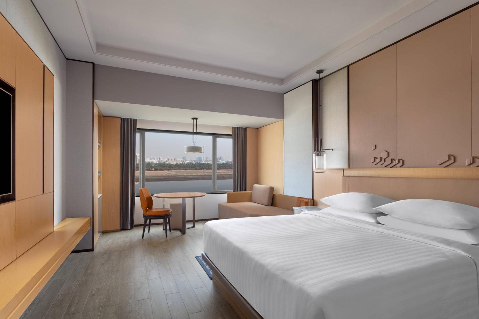 สุรัต แมริออท โฮเต็ล Hotel ภายนอก รูปภาพ