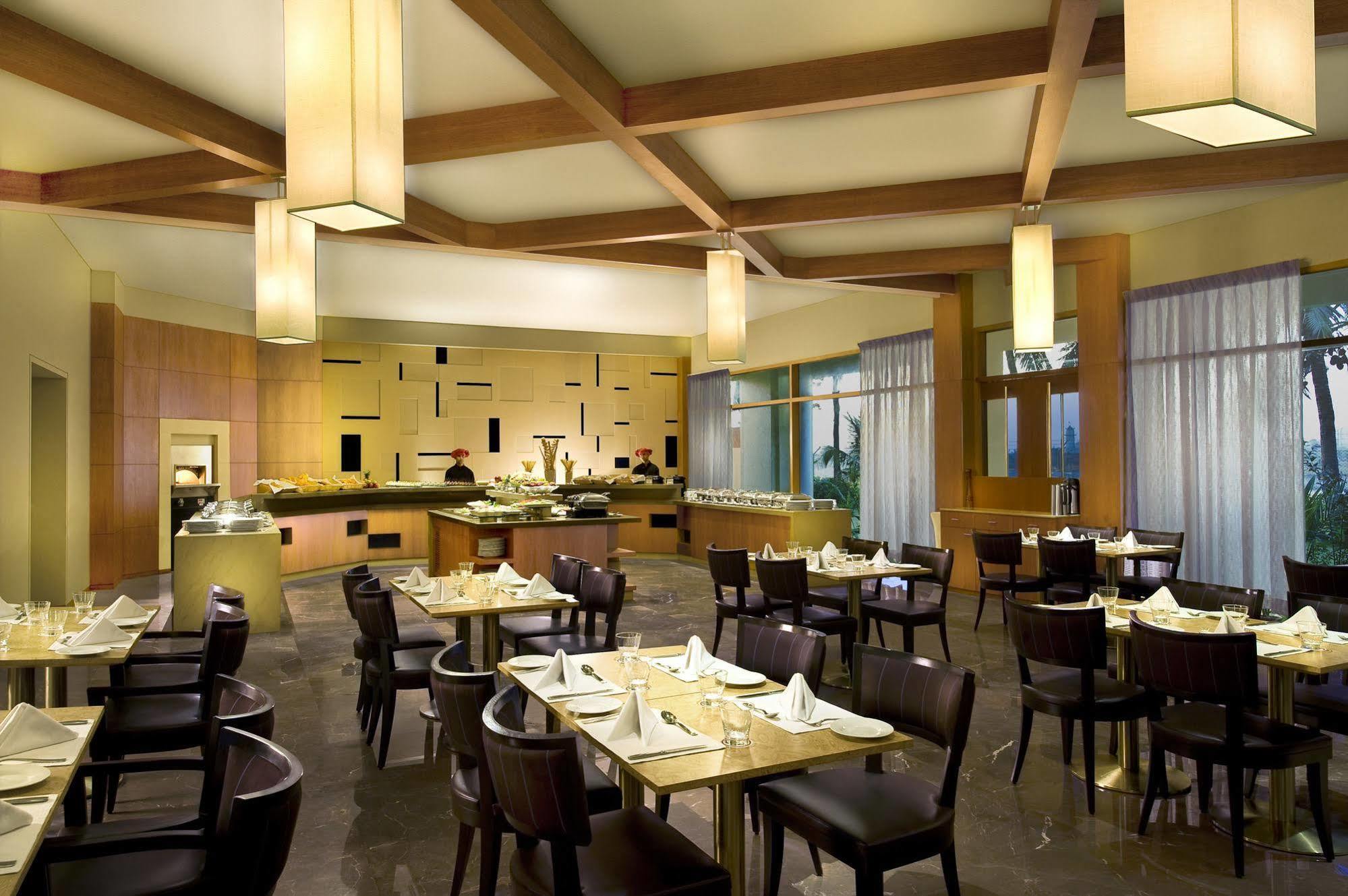 สุรัต แมริออท โฮเต็ล Hotel ร้านอาหาร รูปภาพ